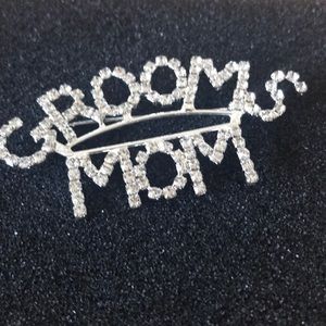 Grooms Mom pin